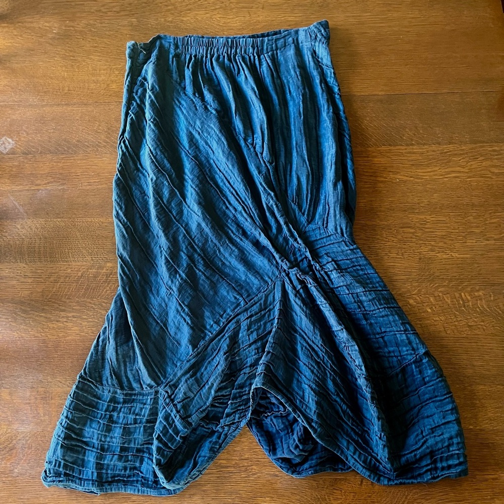 Griza’s Navy Silk Skirt